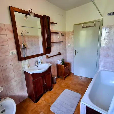 Casa Vitiolo - Right Section *