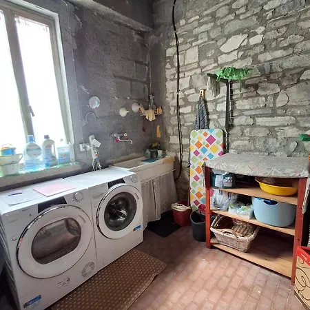 Casa Vitiolo - Right Section