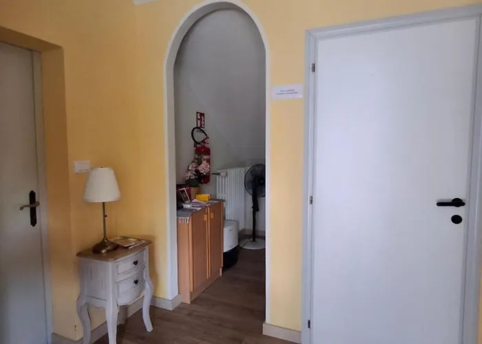 Casa Vitiolo - Right Section * Montemaggio