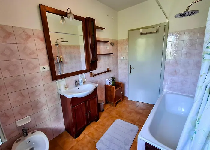 Casa Vitiolo - Right Section *