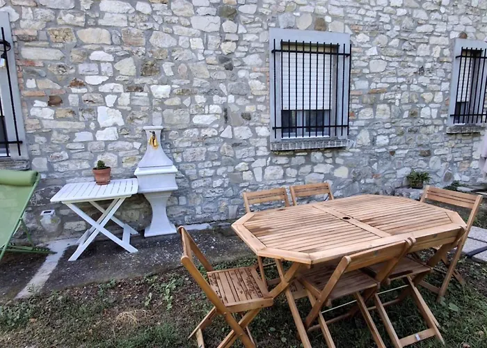 Casa Vitiolo - Right Section * Montemaggio